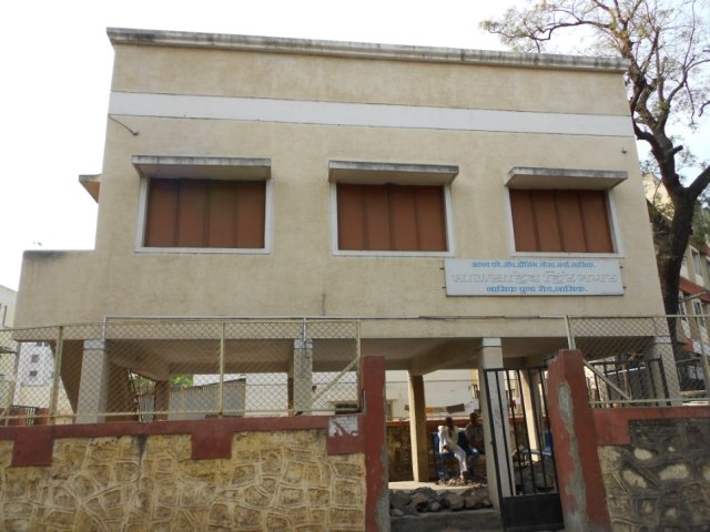 परिसरातील नागरिकांना घर पट्टी व पाणी  पट्टीभरण्यासाठी ७-८ कि.मी.जावे लागत होते.ही अडचन लक्ष्यात घेऊन गांधीनगर येथे घर पट्टी पाणीपट्टी भरणा केंद्राचे उपकार्यालय महापालिकेच्या माध्यमातून करून घेतले.