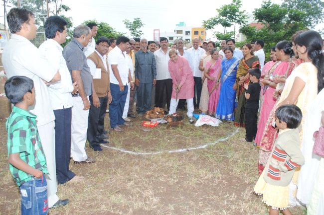 पखाल रोड येथे २० लक्ष लिटर जलकुंभ बांधणे आणी २० इंची मेन पाईप लाईन टाकणे भूमिपूजन,फेस् कॉम च्या कार्यालयाचे भूमिपूजन विविध विकास कामांच्या भूमिपूजन प्रसंगी 