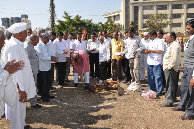 पखाल रोड येथे २० लक्ष लिटर जलकुंभ बांधणे आणी २० इंची मेन पाईप लाईन टाकणे भूमिपूजन,फेस् कॉम च्या कार्यालयाचे भूमिपूजन विविध विकास कामांच्या भूमिपूजन प्रसंगी