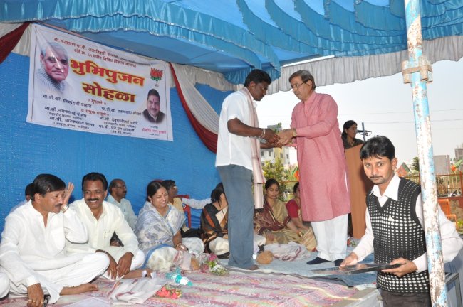 पखाल रोड येथे २० लक्ष लिटर जलकुंभ बांधणे आणी २० इंची मेन पाईप लाईन टाकणे भूमिपूजन,फेस् कॉम च्या कार्यालयाचे भूमिपूजन विविध विकास कामांच्या भूमिपूजन प्रसंगी