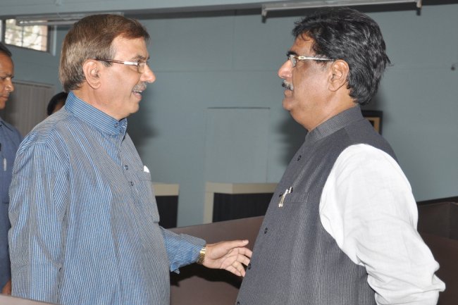 आपला परिसराचा विकास हे इथल्या प्रत्येक कार्यकर्त्याच्या कष्टाचं प्रतिक आहे हे कुणा एकट्याच श्रेय नाही जिथ मानस यायला 	घाबरायची तिथे सुरेख नगरे उभी राहिलेली आहेत 