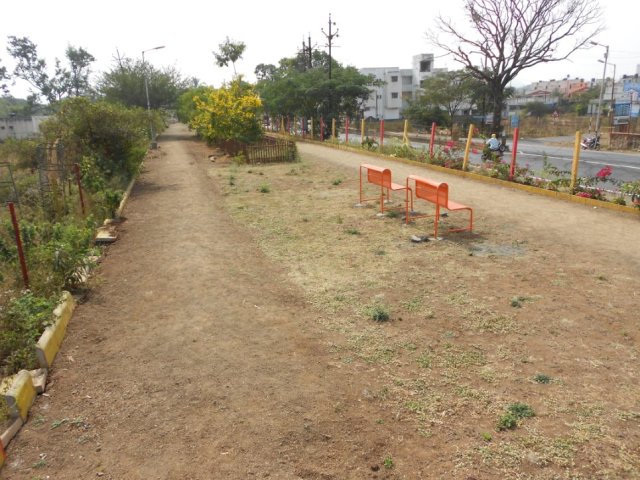 वैयक्तिक आरोग्य-फिटनेस याला महत्व आलेले आहे. लोकांनी व्यायामला वेळ दिला पाहिजे. त्यामुळे जॉगिंग track  उपयुक्त ठरत आहे नाशिक मधील सर्वात मोठा दीड किलोमीटरचा  अशोका  जॉगिंग ट्रॅक साकारलेला आहे त्याचा लाभ घेणे आवश्यक आहे